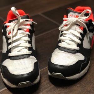 Black/White/Coral Nike AirMax Boys/Women’s